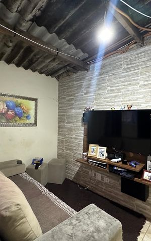 Casa à venda com 280m², 2 quartos e 2 vagasSala