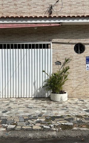 Casa para alugar com 80m², 2 quartos e 1 vagaFachada + placa