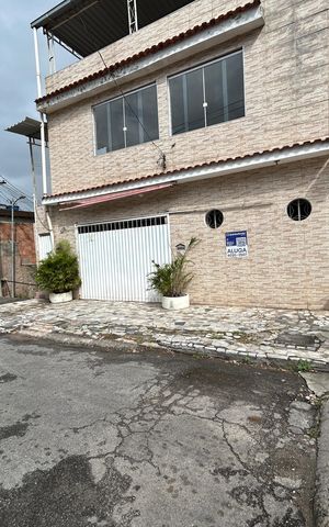 Casa para alugar com 80m², 2 quartos e 1 vagaFachada + placa