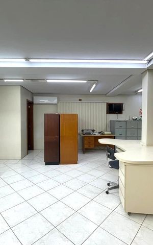 Casa à venda com 213m², 3 quartos e 1 vaga