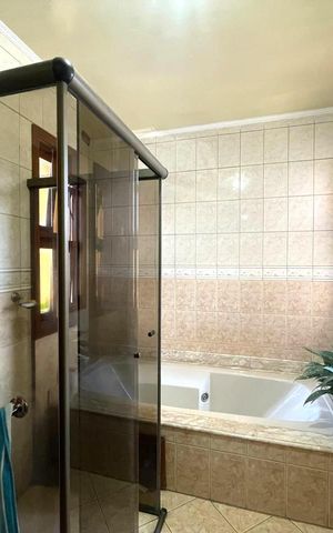 Casa à venda com 213m², 3 quartos e 1 vaga