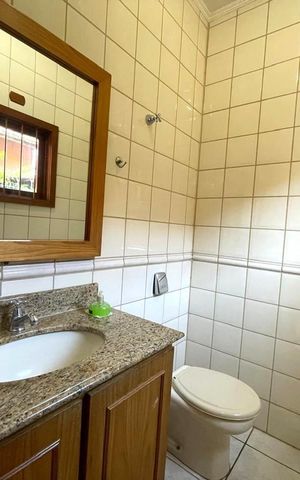 Casa à venda com 213m², 3 quartos e 1 vaga