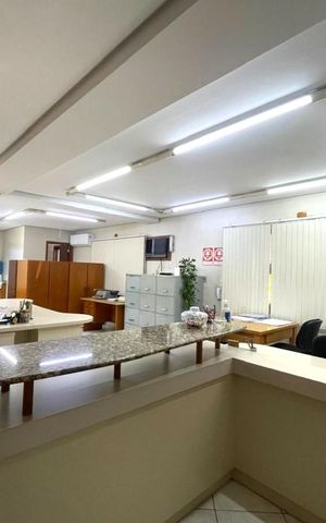 Casa à venda com 213m², 3 quartos e 1 vaga