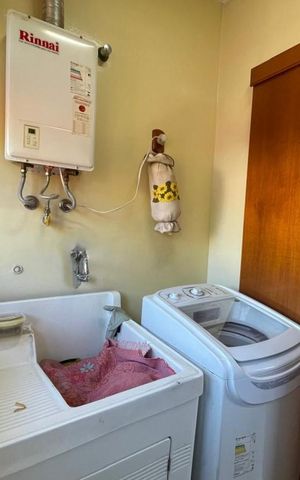 Casa à venda com 213m², 3 quartos e 1 vaga
