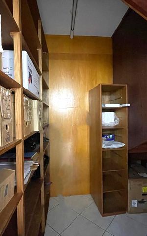 Casa à venda com 213m², 3 quartos e 1 vaga