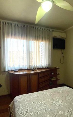 Casa à venda com 213m², 3 quartos e 1 vaga