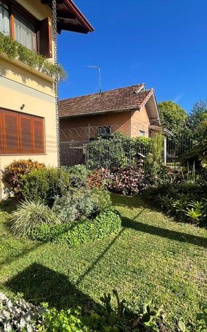 Casa à venda com 213m², 3 quartos e 1 vaga