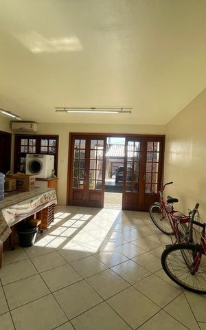 Casa à venda com 213m², 3 quartos e 1 vaga