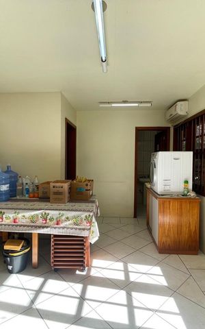 Casa à venda com 213m², 3 quartos e 1 vaga