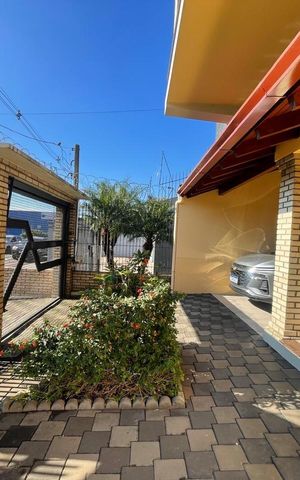 Casa à venda com 213m², 3 quartos e 1 vaga