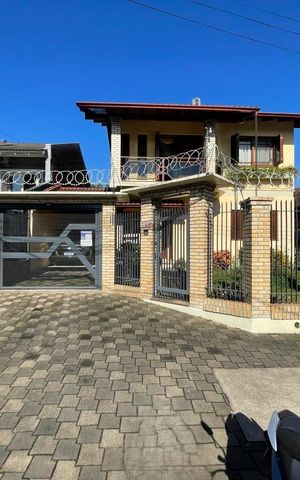 Casa à venda com 213m², 3 quartos e 1 vaga Casa à venda com 213m², 3 quartos e 1 vagaPlaca Instalada em 14/07/2026 - Cod.VZOE-10