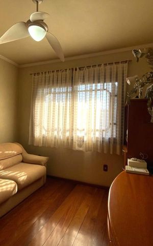 Casa à venda com 213m², 3 quartos e 1 vaga