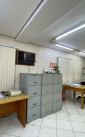 Casa à venda com 213m², 3 quartos e 1 vaga