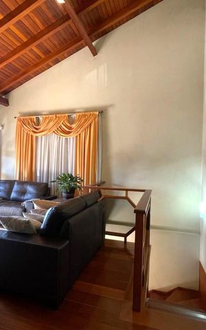 Casa à venda com 213m², 3 quartos e 1 vaga