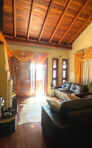 Casa à venda com 213m², 3 quartos e 1 vaga