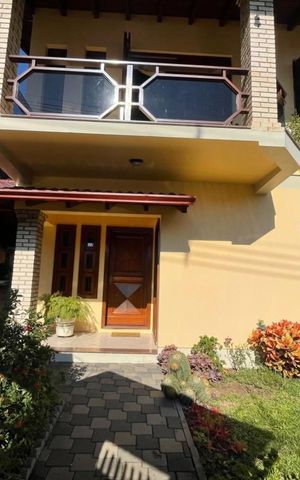 Casa à venda com 213m², 3 quartos e 1 vaga