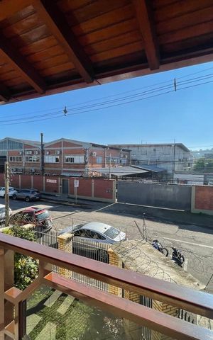 Casa à venda com 213m², 3 quartos e 1 vaga