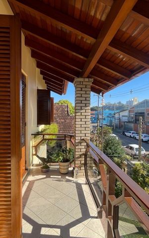 Casa à venda com 213m², 3 quartos e 1 vaga
