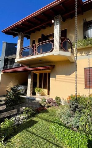 Casa à venda com 213m², 3 quartos e 1 vaga