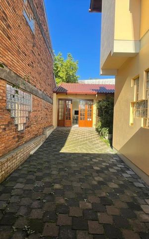 Casa à venda com 213m², 3 quartos e 1 vaga