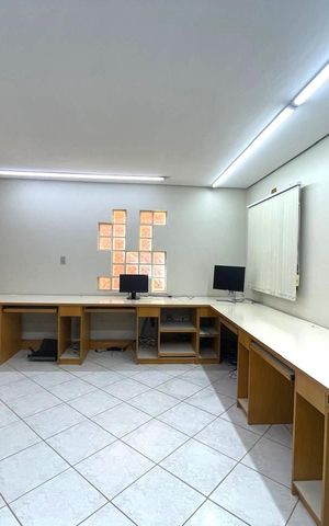 Casa à venda com 213m², 3 quartos e 1 vaga