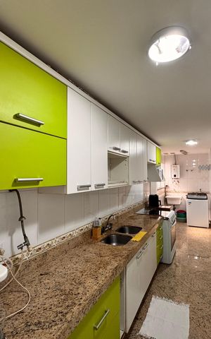 Apartamento à venda com 233m², 4 quartos e 4 vagasCozinha e Área de Serviço