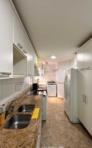 Apartamento à venda com 233m², 4 quartos e 4 vagasCozinha e Área de Serviço