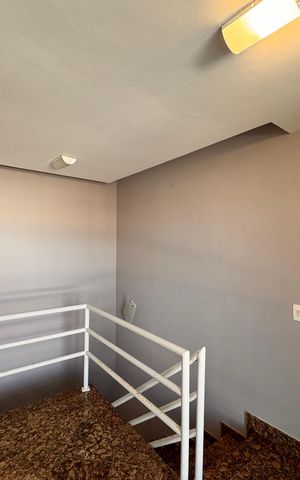 Apartamento à venda com 233m², 4 quartos e 4 vagasHall Dormitórios