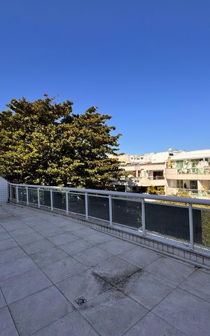 Apartamento à venda com 233m², 4 quartos e 4 vagasVaranda