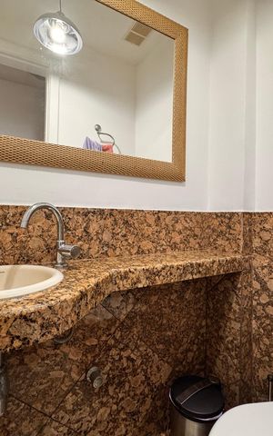 Apartamento à venda com 233m², 4 quartos e 4 vagasLavabo