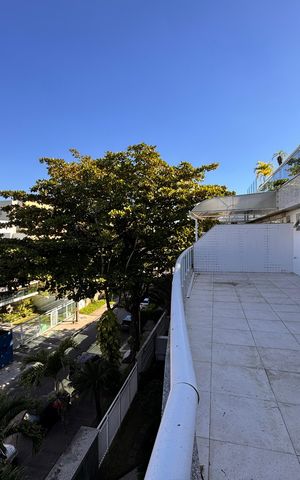Apartamento à venda com 233m², 4 quartos e 4 vagasVaranda