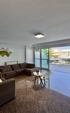 Apartamento à venda com 233m², 4 quartos e 4 vagasSala