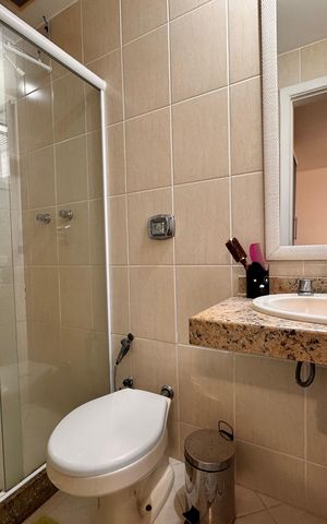 Apartamento à venda com 233m², 4 quartos e 4 vagasSuíte 1 - Banheiro