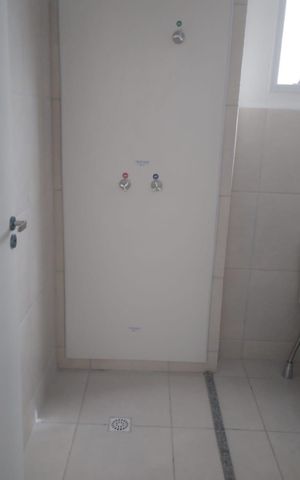 Apartamento à venda com 45m², 2 quartos e 1 vaga Apartamento à venda com 45m², 2 quartos e 1 vagaBanheiro