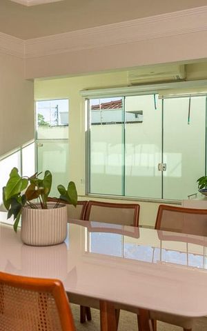 Casa para alugar com 283m², 3 quartos e 3 vagas Casa para alugar com 283m², 3 quartos e 3 vagasSala