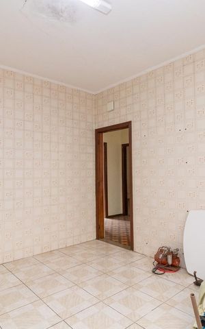 Casa à venda com 325m², 4 quartos e 5 vagas Casa à venda com 325m², 4 quartos e 5 vagasCozinha