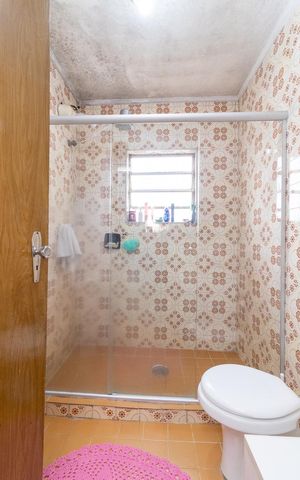 Casa à venda com 325m², 4 quartos e 5 vagas Casa à venda com 325m², 4 quartos e 5 vagasBanheiro 3