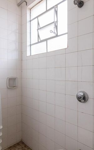 Casa à venda com 325m², 4 quartos e 5 vagas Casa à venda com 325m², 4 quartos e 5 vagasBanheiro 2