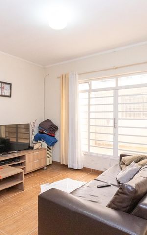 Casa à venda com 325m², 4 quartos e 5 vagas Casa à venda com 325m², 4 quartos e 5 vagasSala 2