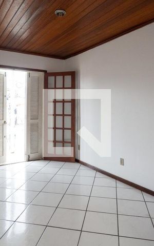 Casa para alugar com 50m², 2 quartos e sem vaga