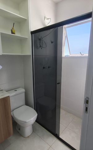 Casa de condomínio para alugar com 84m², 2 quartos e 2 vagas Casa de condomínio para alugar com 84m², 2 quartos e 2 vagasBanheiro da Suíte 1