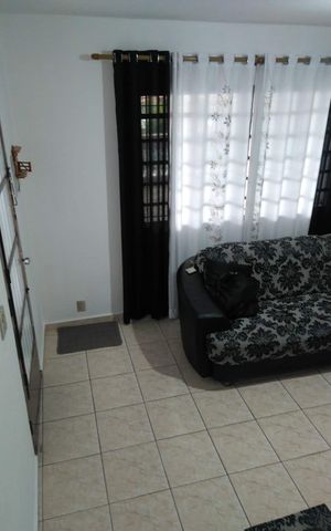 Casa à venda com 148m², 2 quartos e 2 vagas Casa à venda com 148m², 2 quartos e 2 vagasSala