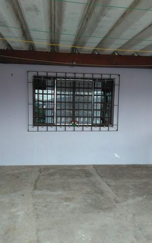 Casa à venda com 148m², 2 quartos e 2 vagas Casa à venda com 148m², 2 quartos e 2 vagasÁrea externa