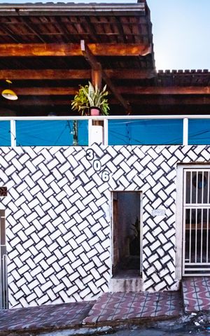 Casa à venda com 240m², 4 quartos e 2 vagasFachada