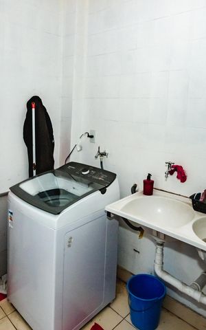 Casa à venda com 240m², 4 quartos e 2 vagasÁrea de serviço
