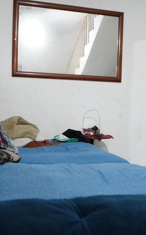 Casa à venda com 90m², 2 quartos e 2 vagasSala