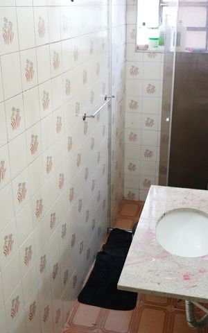Casa à venda com 90m², 2 quartos e 2 vagasBanheiro