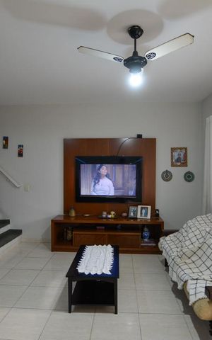 Casa à venda com 220m², 3 quartos e 4 vagas Casa à venda com 220m², 3 quartos e 4 vagasSALA