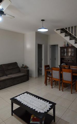 Casa à venda com 220m², 3 quartos e 4 vagas Casa à venda com 220m², 3 quartos e 4 vagasSALA