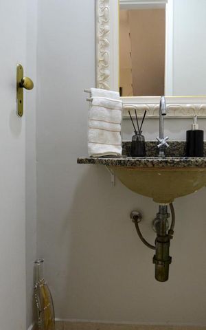Casa à venda com 220m², 3 quartos e 4 vagas Casa à venda com 220m², 3 quartos e 4 vagasLAVABO
